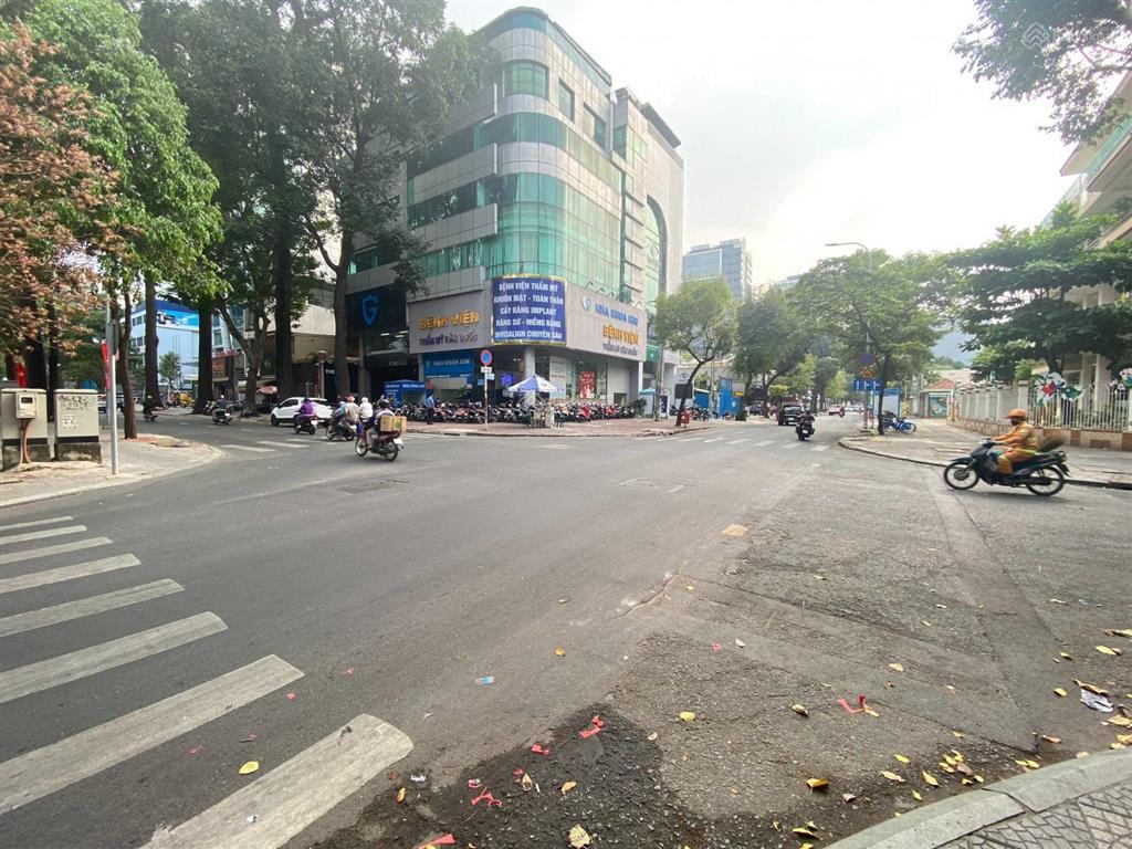 Cho thuê 2 mặt tiền 31 nguyễn đình chiểu và mạc đĩnh chi, q1, dt 25x20m, 1 hầm 7 lầu, dtsd 1500m2