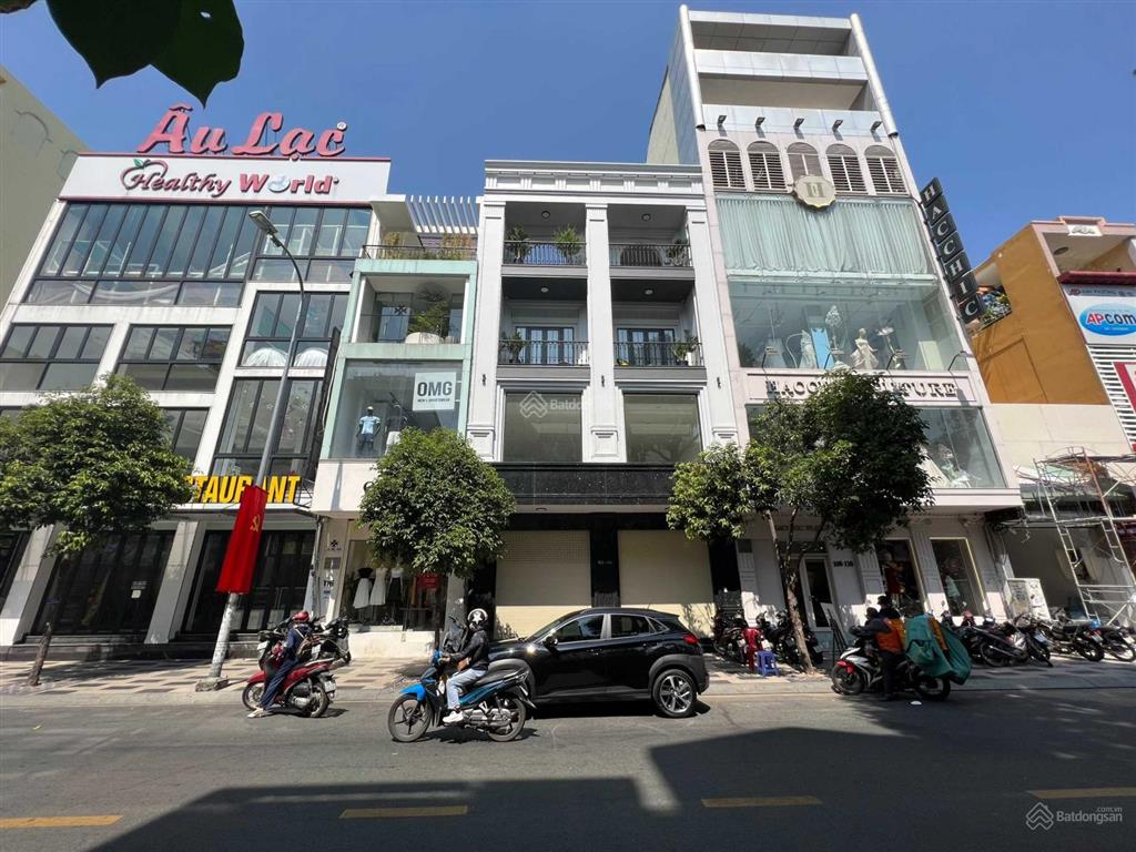 Cho thuê mặt tiền số 116  118  120 nguyễn trãi, quận 1, dt 20x30m, 1 trệt 3 lầu, dtsd 2500 m2