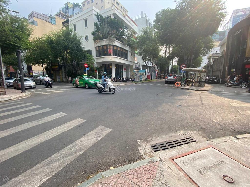 Cho thuê 2 mặt tiền số 19 lê thánh tôn  thái văn lung, q1, dt 15x35m, 1 trệt 2 lầu, dtsd 1.550m2