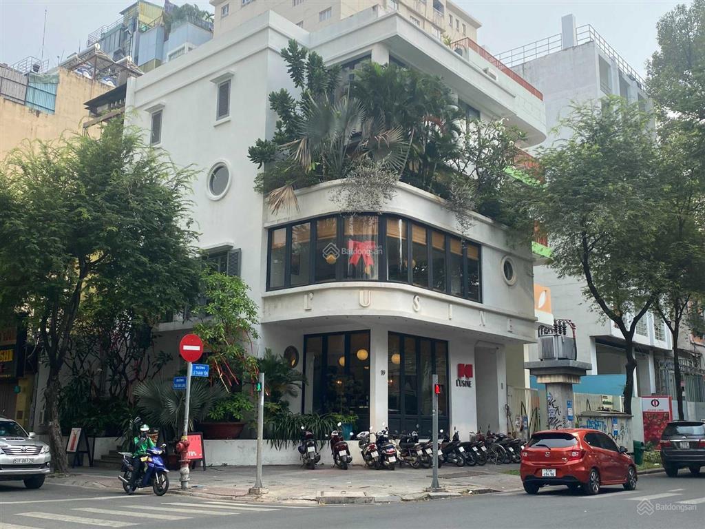 Cho thuê 2 mặt tiền số 19 lê thánh tôn  thái văn lung, q1, dt 15x35m, 1 trệt 2 lầu, dtsd 1.550m2