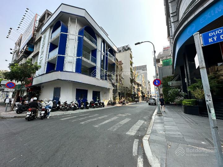 Cho thuê nhà mặt tiền ký con, quận 1, dt 9x20m, 1 trệt, 3 lầu. dtsd 700m2