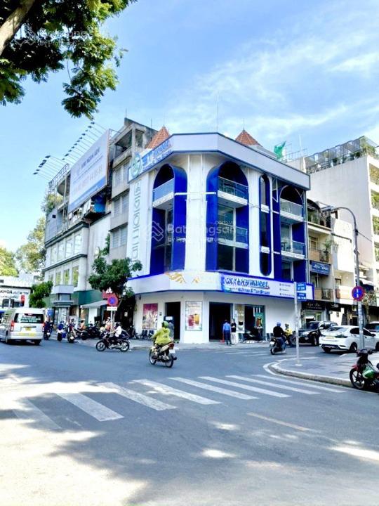 Cho thuê nhà mặt tiền ký con, quận 1, dt 9x20m, 1 trệt, 3 lầu. dtsd 700m2