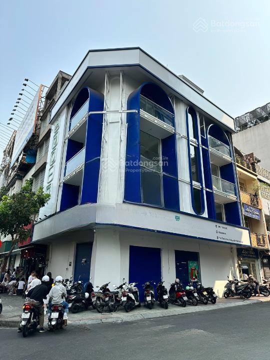 Cho thuê nhà mặt tiền ký con, quận 1, dt 9x20m, 1 trệt, 3 lầu. dtsd 700m2