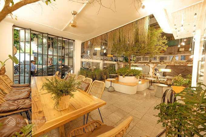 Cho thuê nhà mặt tiền phan kế bính, quận 1. dt 15x25m. 1 trệt, 2 lầu. dtsd 800m2