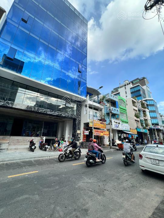 Cho thuê nhà mặt tiền nguyễn hữu cầu, quận 1. dt 15x20m. 1 trệt, 6 lầu. dtsd 1.800m2