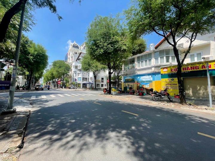 Cho thuê nhà mặt tiền nguyễn văn thủ, quận 1. dt 20x30m. 1 trệt, 1 lầu. dtsd 1.200m2
