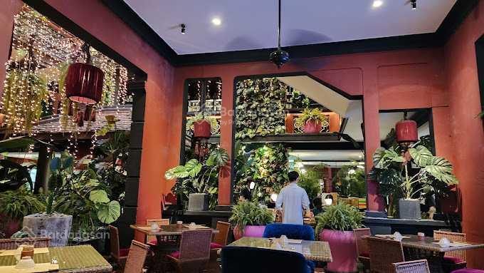 Cho thuê nhà mặt tiền trần đình xu, quận 1. dt 20x65m. 1 trệt, 2 lầu. dtsd 2.000m2