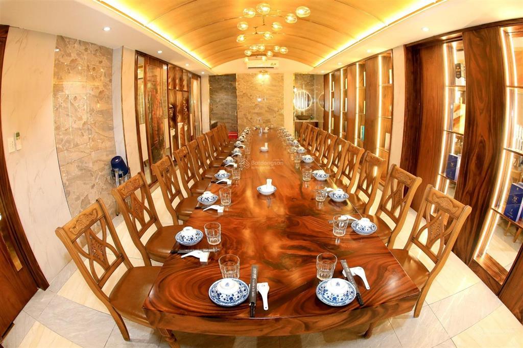 Cho thuê nhà mặt tiền đặng trần côn, quận 1. dt 12x30m. 1 trệt, 3 lầu. dtsd 1.500m2