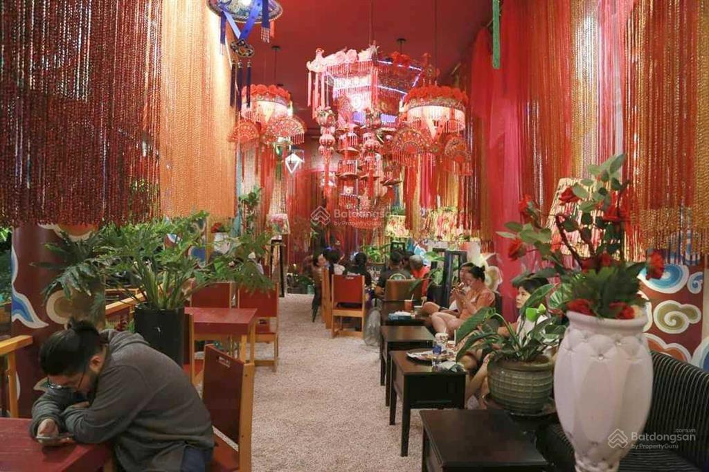 Cho thuê nhà mặt tiền sư thiện chiếu, quận 3. dt 10x40m. 1 trệt, 2 lầu. dtsd 1.200m2