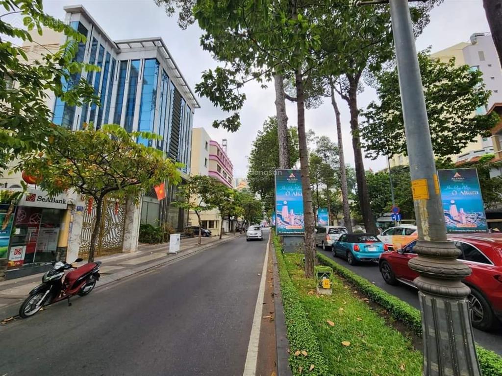 Cho thuê nhà mặt tiền nam kỳ khởi nghĩa, quận 3. dt 20x30m. 1 trệt, 1 lầu. dtsd 2.000m2