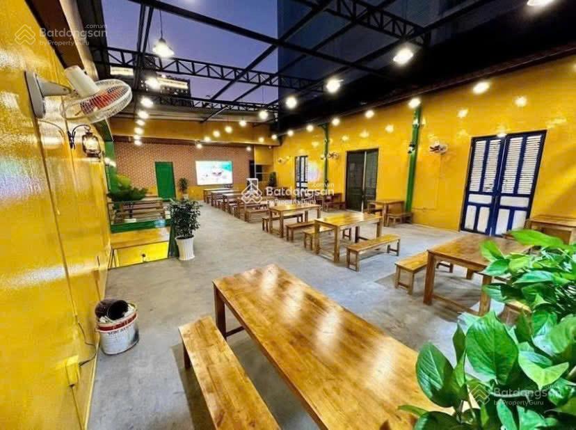 Cho thuê nhà mặt tiền vườn chuối, quận 3. dt 8x45m. 1 trệt, 1 lầu. dtsd 450m2
