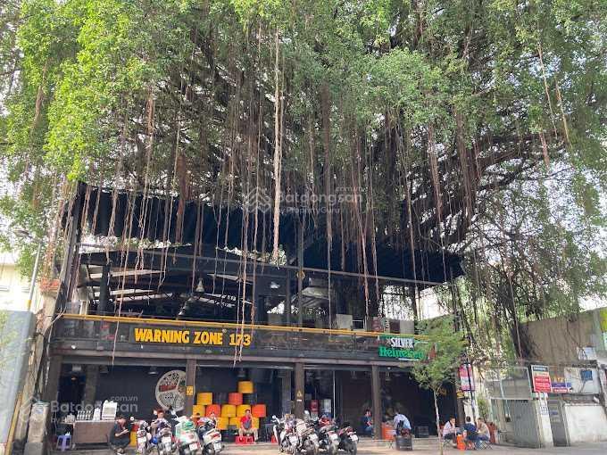 Cho thuê nhà mặt tiền bà huyện thanh quan, quận 3. dt 30x50m, 1 trệt, 1 lầu, dtsd 1.800m2