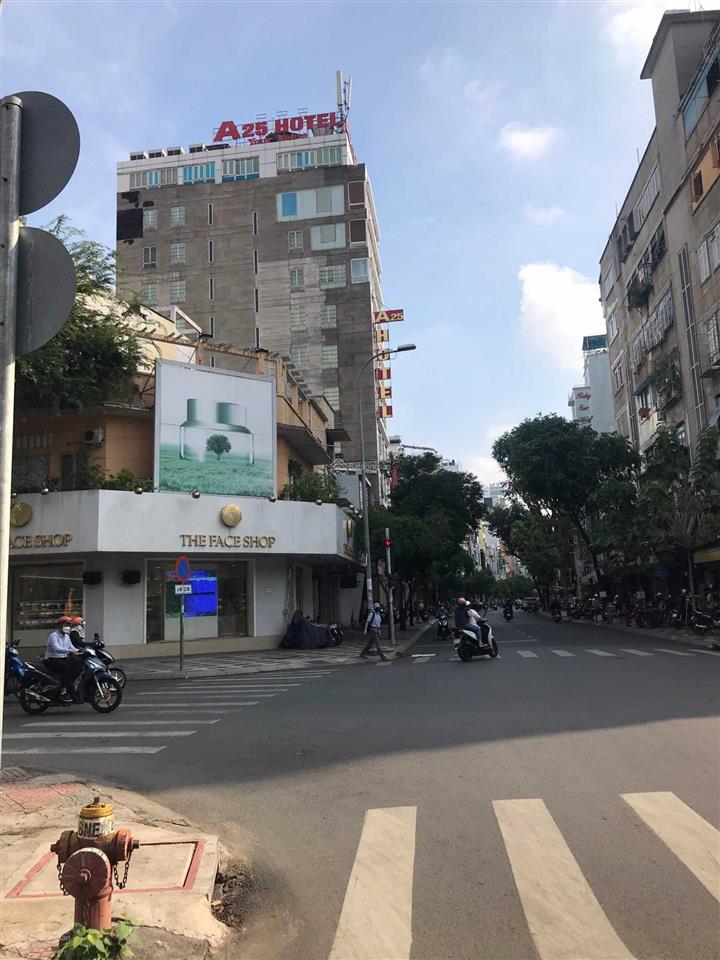 Cho thuê góc 2mt số 192 nguyễn trãi  tôn thất tùng, dt 10x19m, 1 trệt 1 lầu, dtsd 400m2