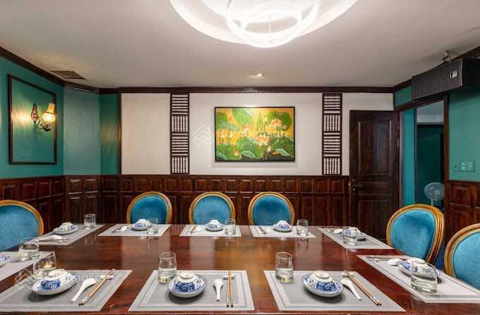 Cho thuê nhà mặt tiền tú xương, quận 3. dt 15x30m, 1 trệt, 2 lầu. dtsd 1.300m2