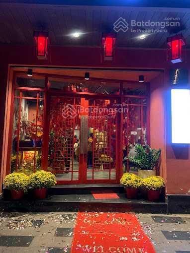 Cho thuê nhà mặt tiền lê lai, quận 1. dt 10x35m. 1 trệt 2 lầu. dtsd 770m2