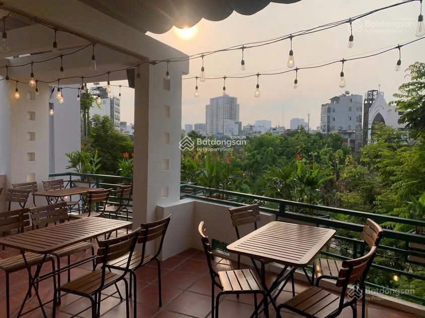 Cho thuê mặt tiền đường trường sa, quận phú nhuận. dt 8x40m, view đẹp, vị trí đắc địa