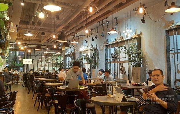 Vị trí góc 2mt siêu đẹp trần hưng đạo, quận 1. dt 8x20m. trệt lửng