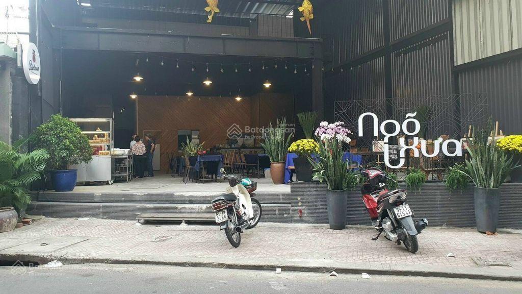 Cho thuê nhà mặt tiền lê công kiều, quận 1. dt 30x70m, 1 trệt, 1 lầu. dtsd 2.100m2