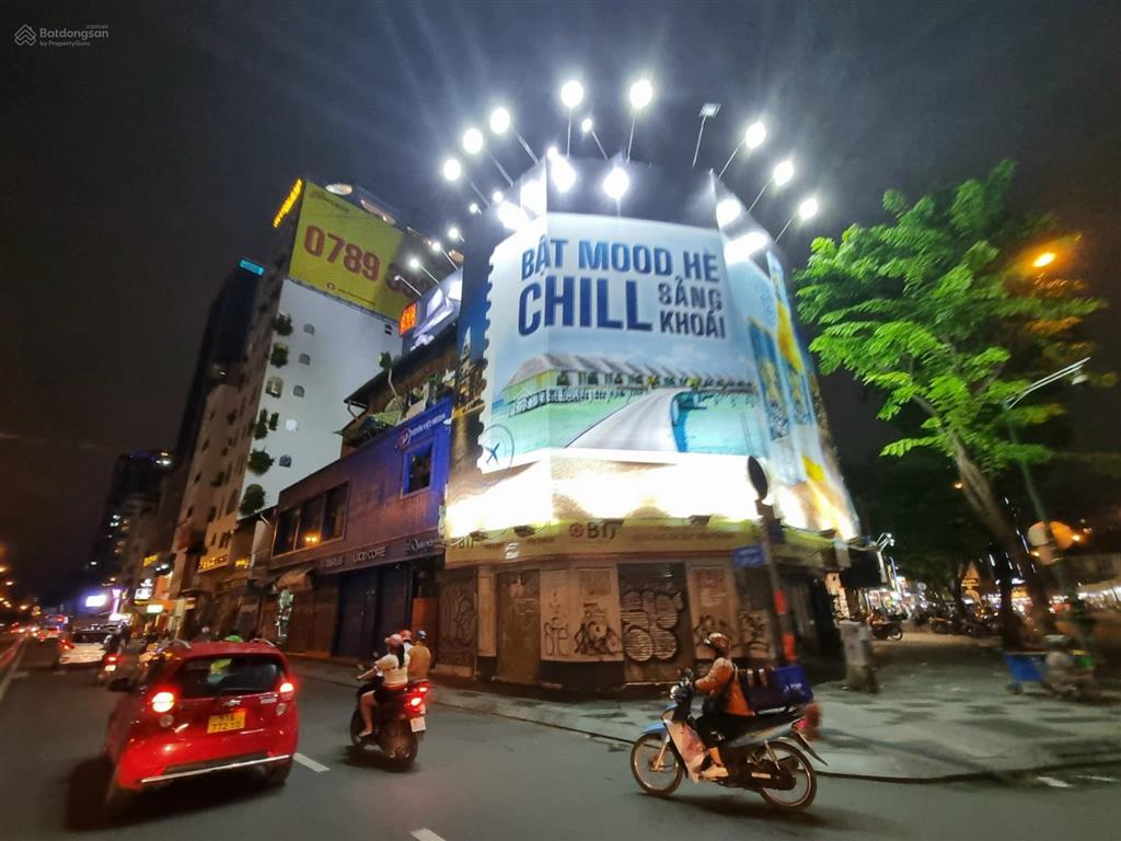 Cho thuê nhà mặt tiền phan chu trinh, quận 1. dt 15x30m. 1 trệt, 2 lầu. dtsd 1.000m2