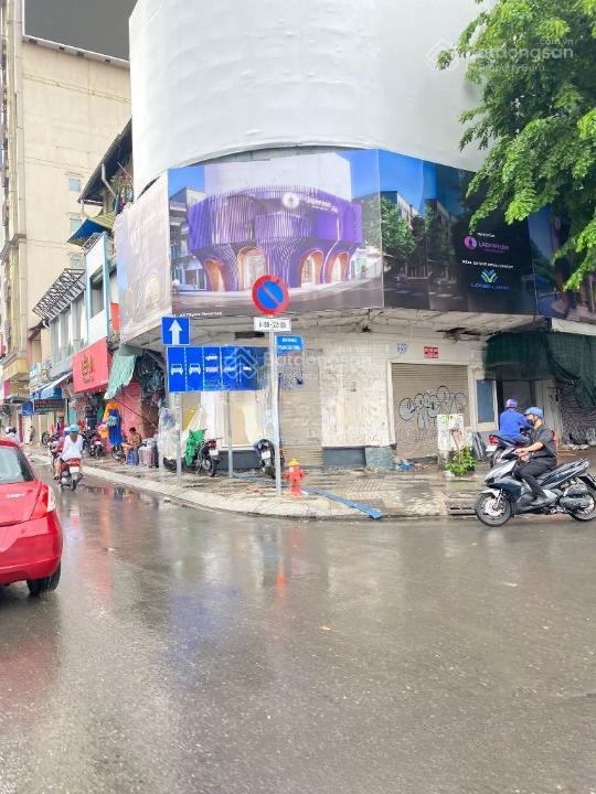 Cho thuê nhà mặt tiền phan chu trinh, quận 1. dt 15x30m. 1 trệt, 2 lầu. dtsd 1.000m2