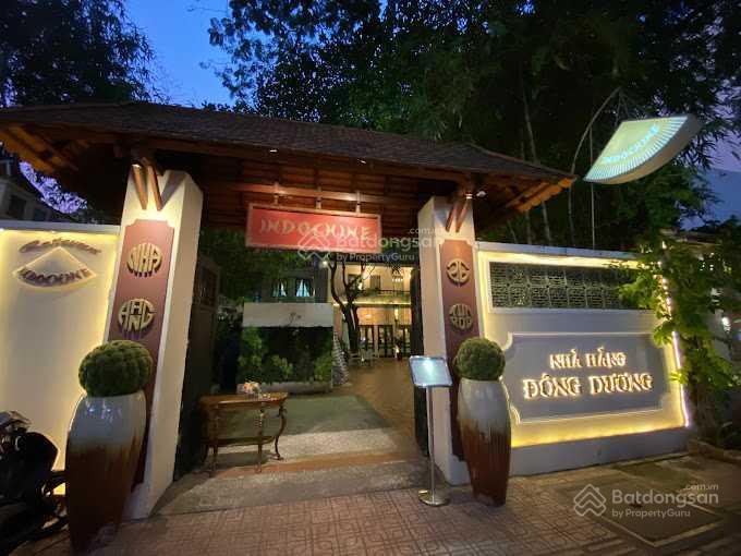Cho thuê nhà mặt tiền trương định, quận 3. dt 40x50m. 1 trệt, 2 lầu. dtsd 4.000m2