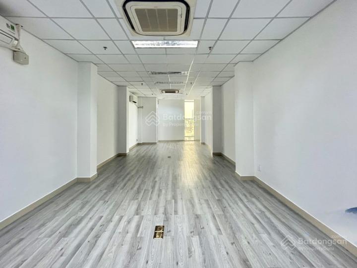 Cho thuê nhà mặt tiền huỳnh thúc kháng, quận 1. dt 20x45m, 1 trệt, 1 lầu. dtsd 1.000m²