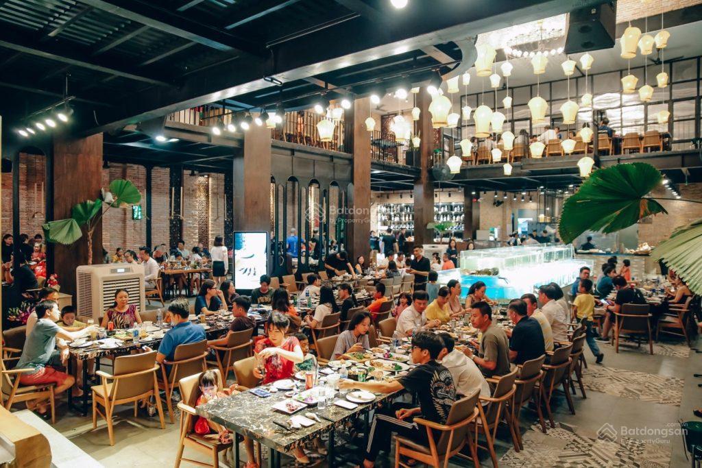 Cho thuê mặt bằng mặt tiền lê văn hưu, quận 1. dt 20x35m, 1 trệt, 1 lầu. dtsd 1.400m2