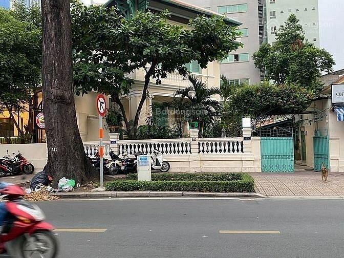 Cho thuê nhà mặt tiền trường sa, quận 3. dt 25x40m. 1 trệt, 1 lầu. dtsd 2.000m2