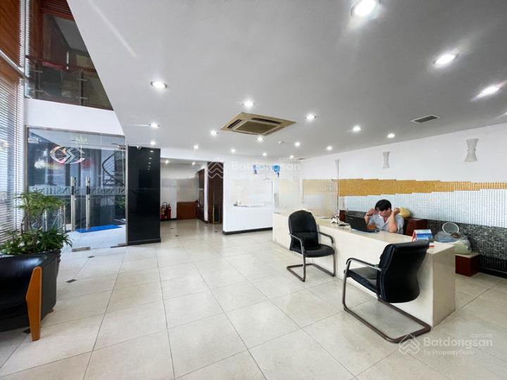 Cho thuê nhà mặt tiền nguyễn văn cừ, quận 1. dt 15x25m, 1 hầm 1 trệt, 8 lầu. dtsd 3.300m2