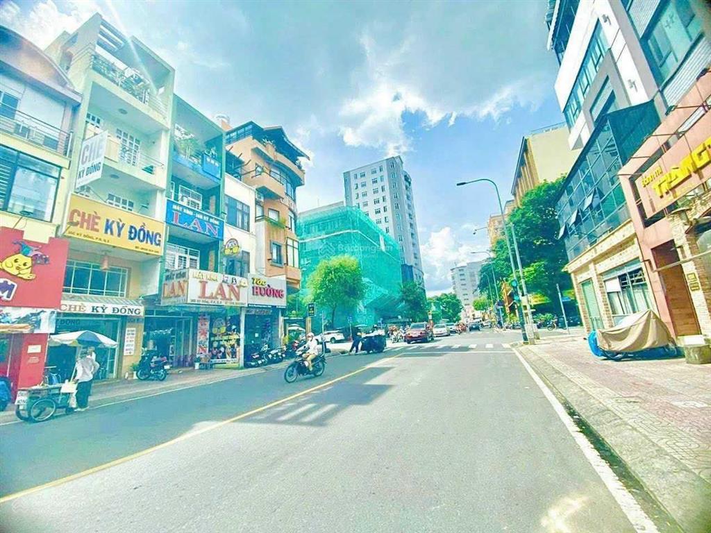 Cho thuê nhà mặt tiền kỳ đồng, quận 3. dt 25x90m. 1 trệt, 2 lầu. dtsd 3.000m2