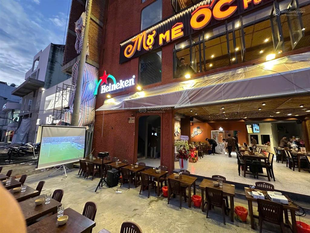 Cho thuê nhà mặt tiền cách mạng tháng tám, quận 3. dt 15x30m, 1 trệt, 2 lầu. dtsd 980m2