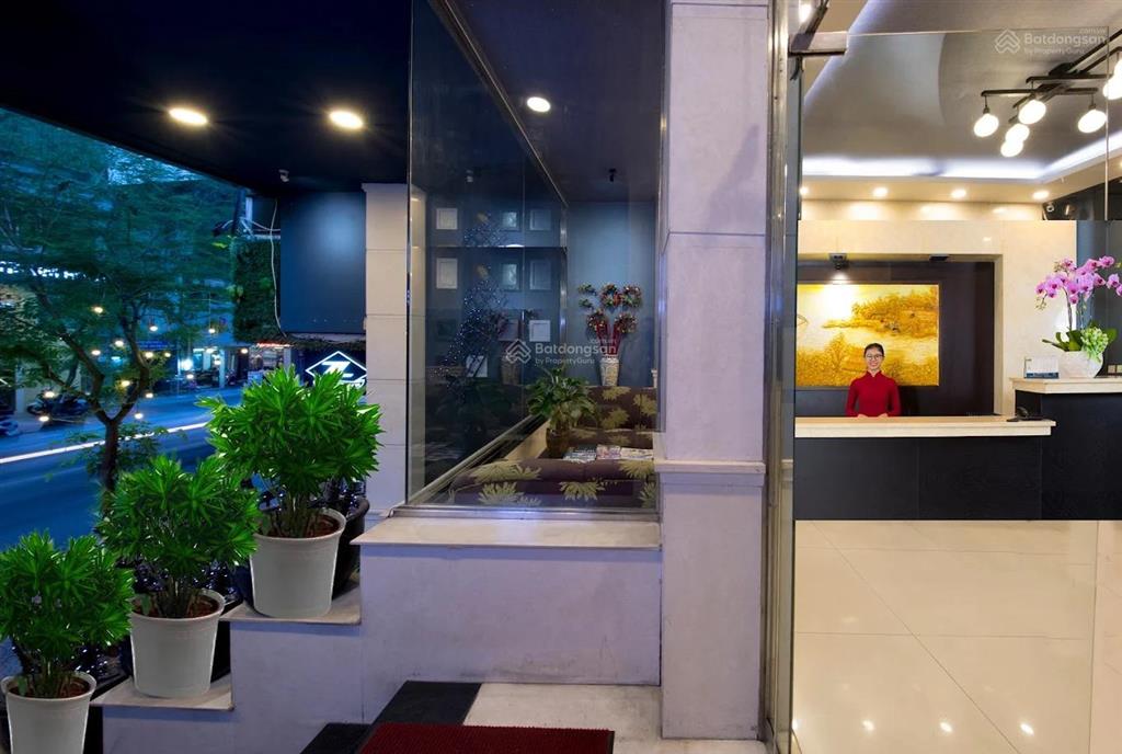 Cho thuê tòa nhà làm khách sạn  thẩm mỹ  spa đường lê thánh tôn, quận 1