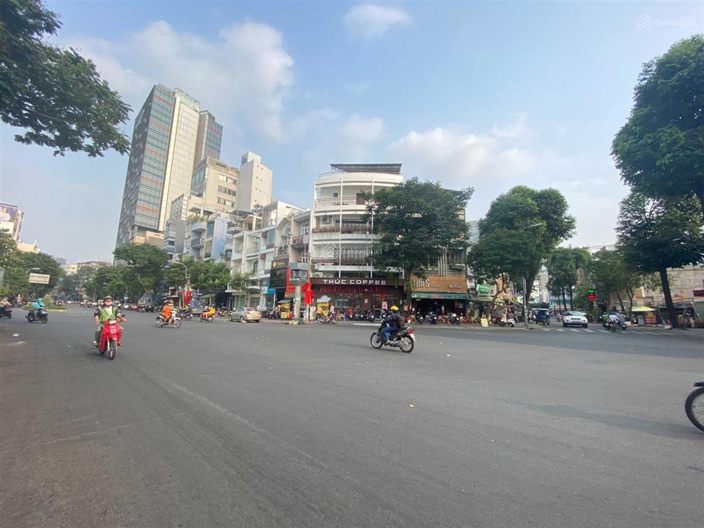 Cho thuê 2 mặt tiền số 85 nguyễn cư trinh với cống quỳnh, quận 1, 7x20m, 1 trệt 4 lầu, dtsd 600 m2