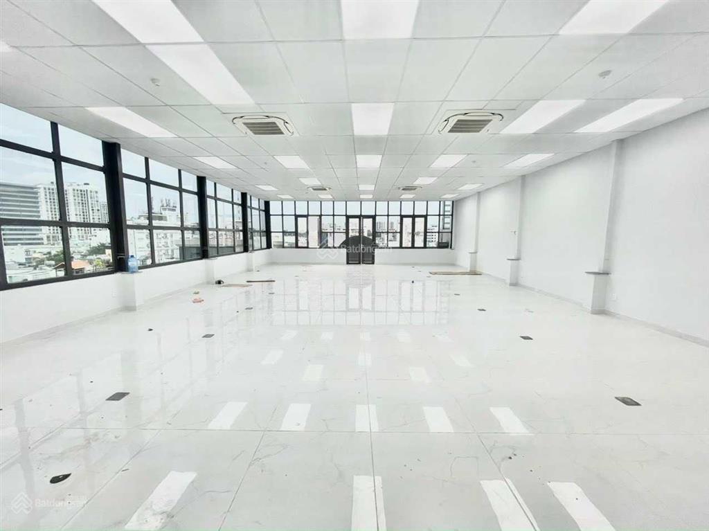 Cho thuê tòa số 303 phan đình phùng, phú nhuận, dt 8.5x35m nở hậu 11m, 1 trệt 5 lầu, dtsd 1.400m2