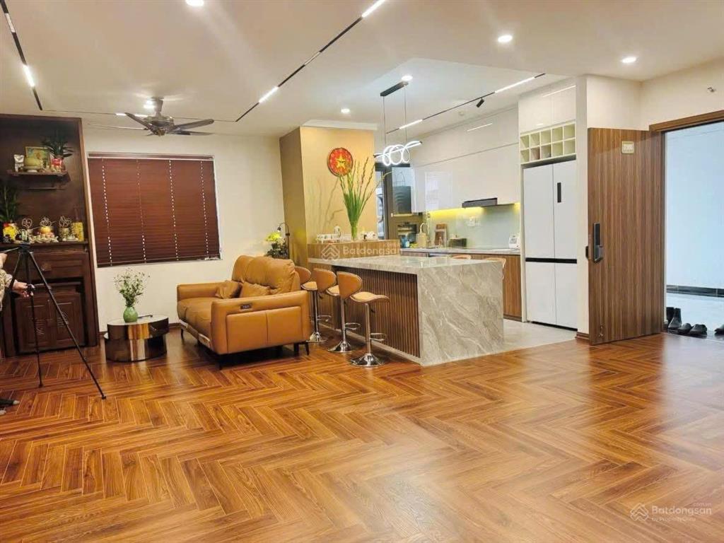 Chính chủ bán căn góc 3 mặt thoáng 96m
chung cư k35 tân mai full nội thất cao cấp sổ sẵn