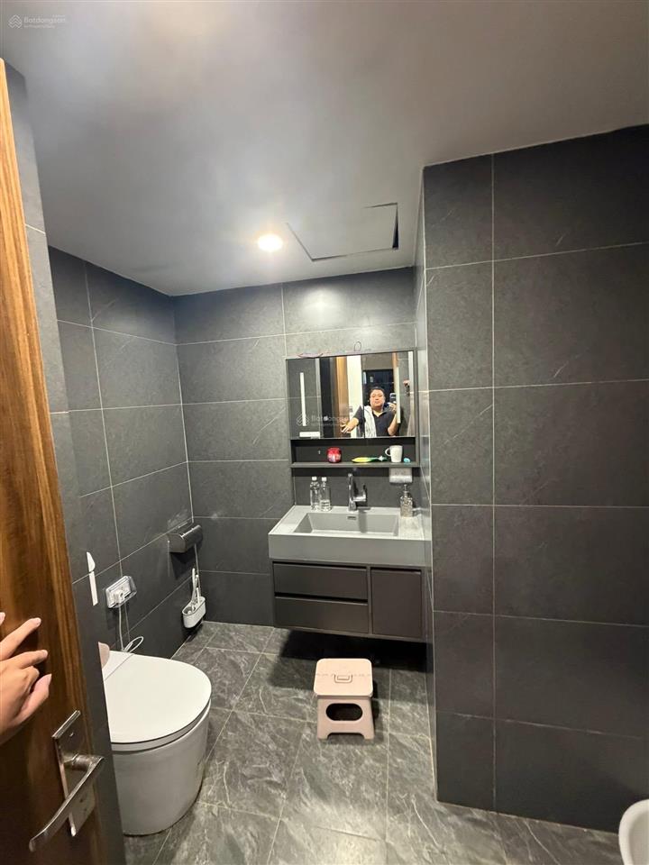 Chính chủ bán căn góc 3 mặt thoáng 96m
chung cư k35 tân mai full nội thất cao cấp sổ sẵn