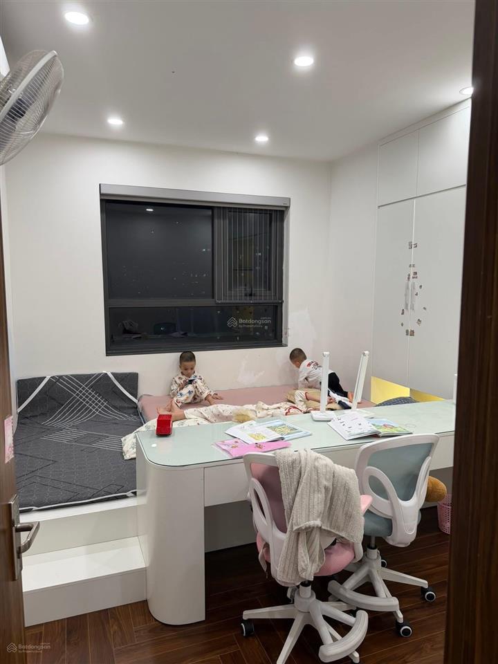 Chính chủ bán căn góc 3 mặt thoáng 96m
chung cư k35 tân mai full nội thất cao cấp sổ sẵn