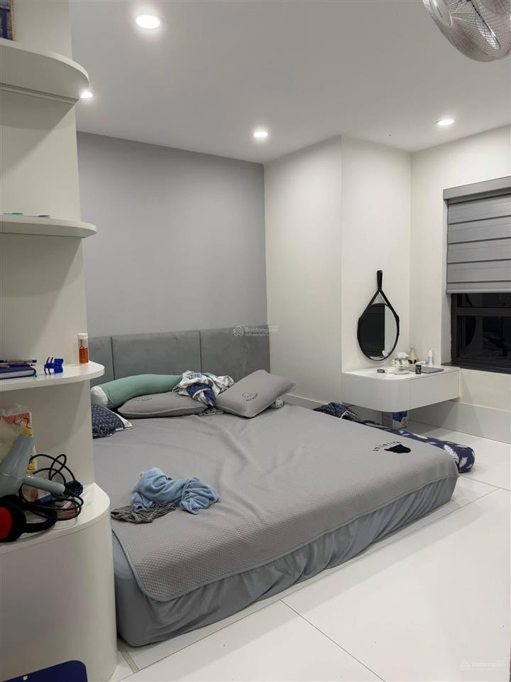 Chính chủ bán căn góc 3 mặt thoáng 96m
chung cư k35 tân mai full nội thất cao cấp sổ sẵn