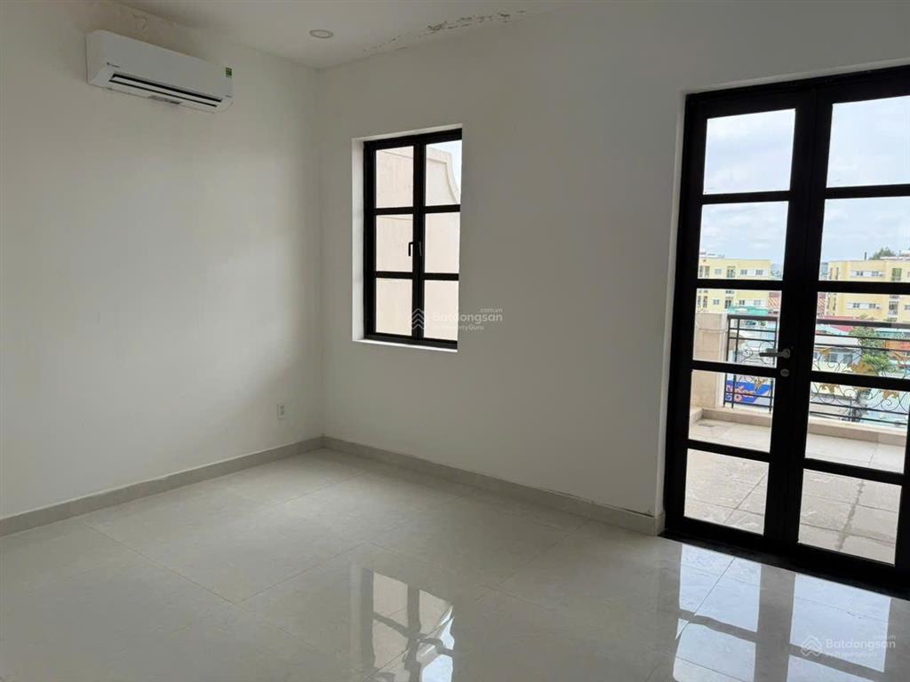 Bán nhà đường phan văn trị cityland park hills, có thang máy. giá 28,5 tỷ