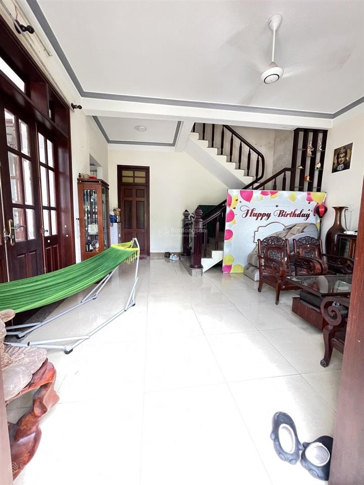 Biệt thự 3 tầng mặt tiền đường 10.5m, diện tích lớn 265 m2, phù hợp xây căn hộ giá 35 tỷ