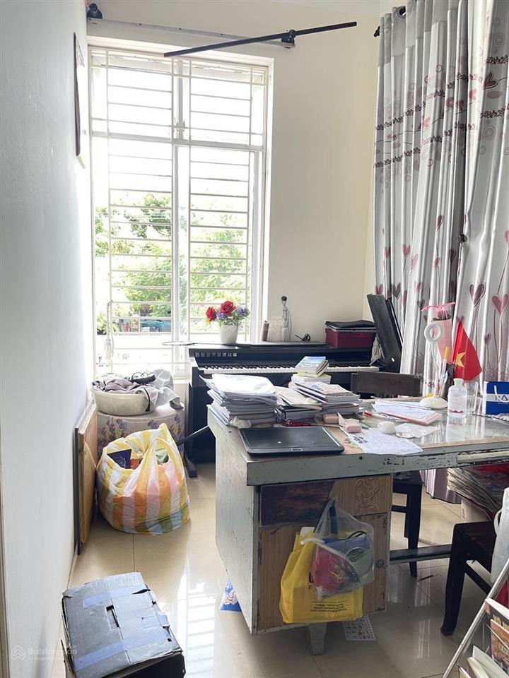 Biệt thự 3 tầng mặt tiền đường 10.5m, diện tích lớn 265 m2, phù hợp xây căn hộ giá 35 tỷ