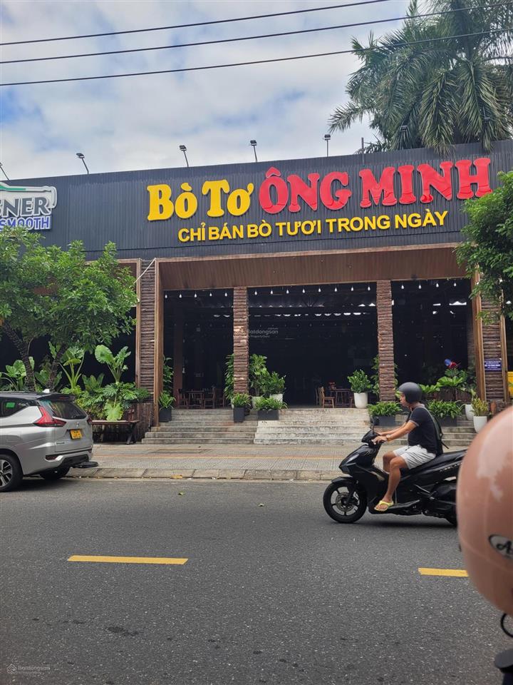 Biệt thự 3 tầng mặt tiền đường 10.5m, diện tích lớn 265 m2, phù hợp xây căn hộ giá 35 tỷ