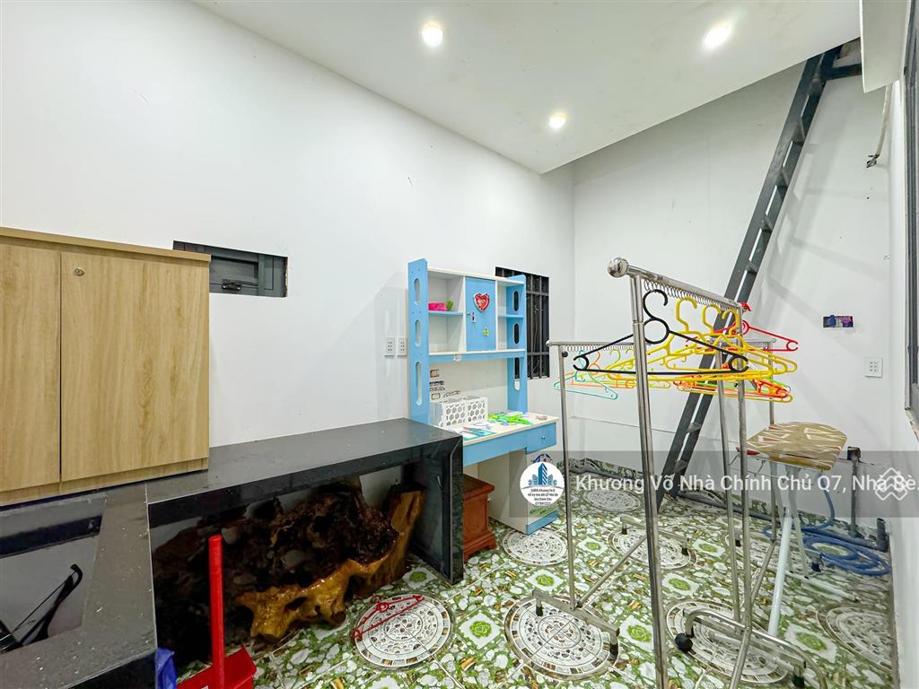 Bán nhà mặt tiền đường số lý phục man, quận 7  4,3m x 21m  5 tỷ 5  cạnh phú mỹ hưng