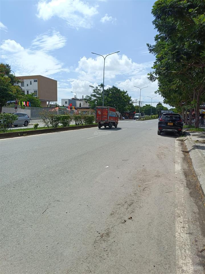 Bán nhà mặt tiền lê thị hồng gấm 136m2 ngang 7m chỉ 6,99 tỷ.