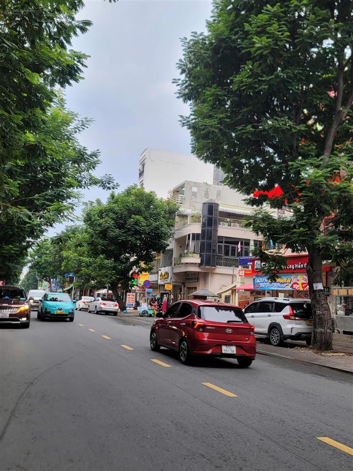 Giảm 1.5 tỷ bán gấp nhà hxh lê văn sỹ, tân bình  đất nở hậu 6m, 4.5mx16.5m, 3 tầng, giá 11 tỷ