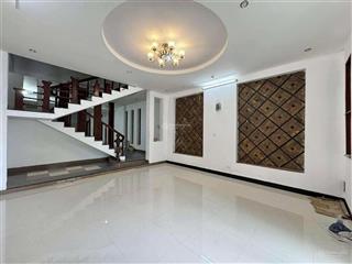 Bán nhà 3 tầng nguyễn tri phương.tuyến phố kinh doanh sầm uất.vị trí đẹp ngang hơn 5m.chính chủ