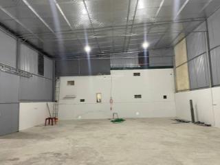 Cần cho thuê 210m2 kho xưởng đường lĩnh nam, giá 19tr/th