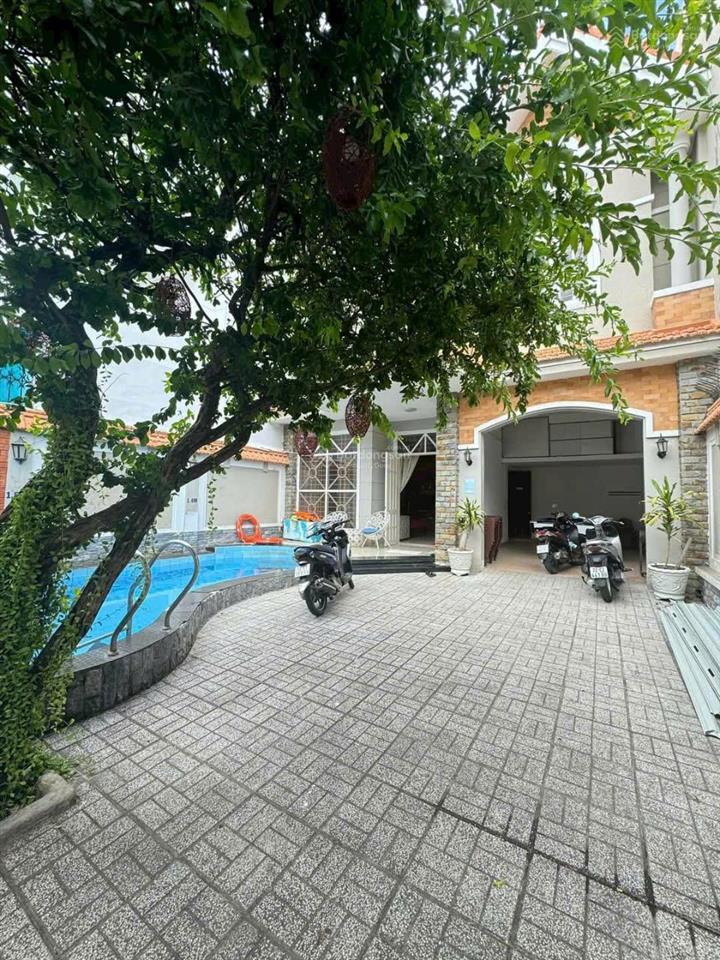Bán gấp bt ở lạc long quân  võ thị sáu 22 tỷ 189m2 chính chủ sổ hồng hoàn công gần công viên, biển