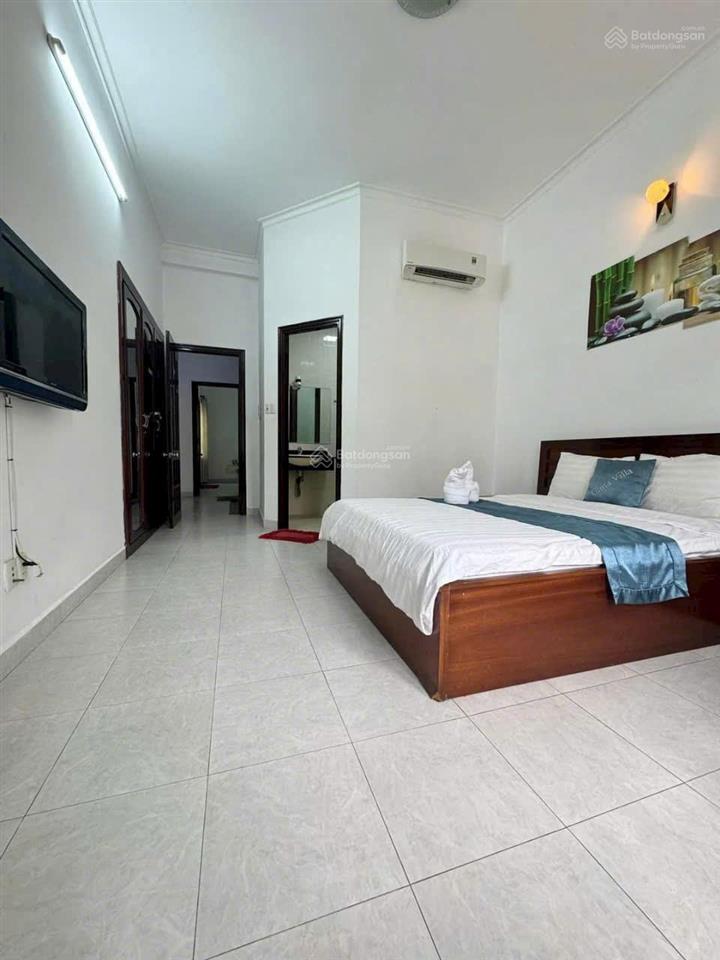 Bán gấp bt ở lạc long quân  võ thị sáu 22 tỷ 189m2 chính chủ sổ hồng hoàn công gần công viên, biển