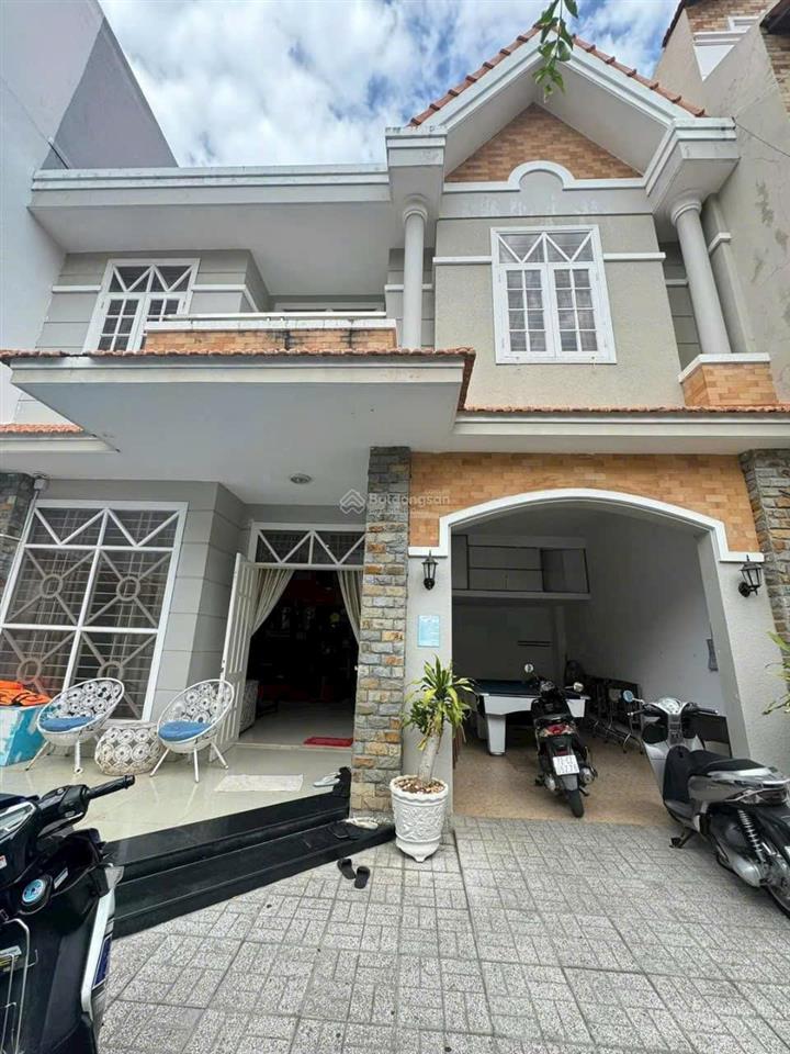 Bán gấp bt ở lạc long quân  võ thị sáu 22 tỷ 189m2 chính chủ sổ hồng hoàn công gần công viên, biển